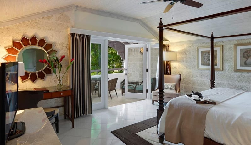 Luxury Poolside Room 01_37